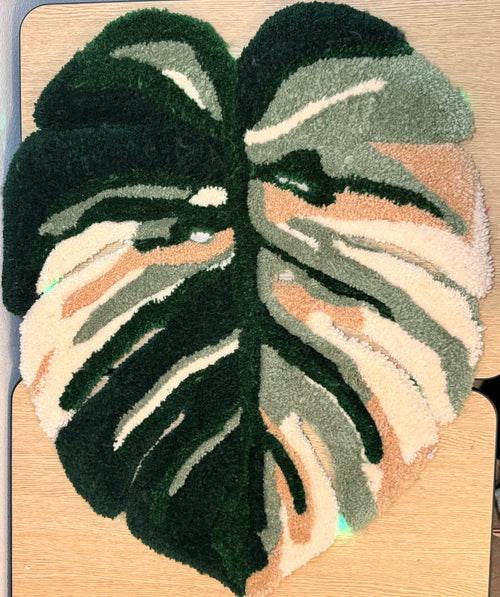 Monstera Leaf Tufted Rug – 29” x 24”