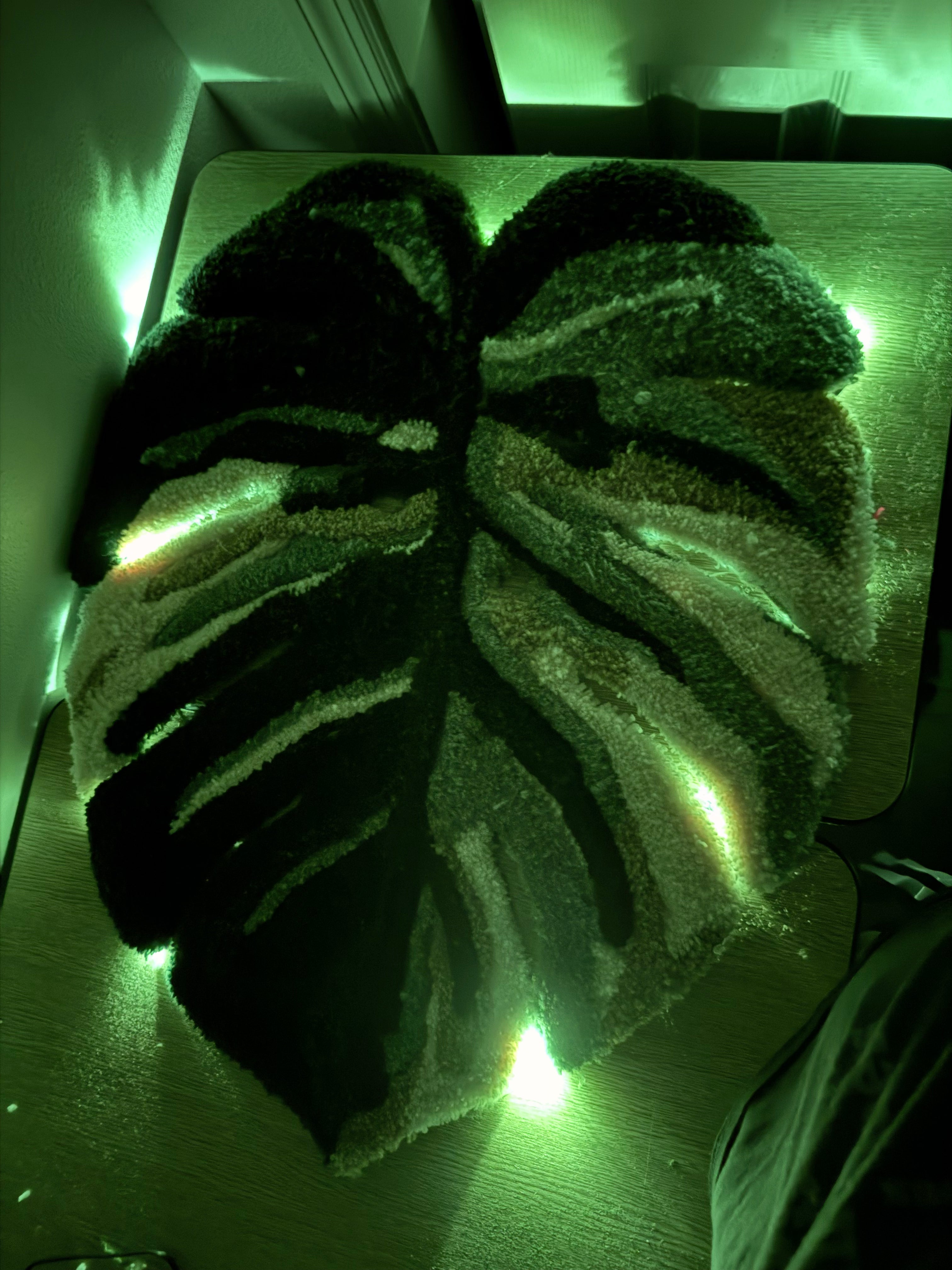 Monstera Leaf Tufted Rug – 29” x 24”