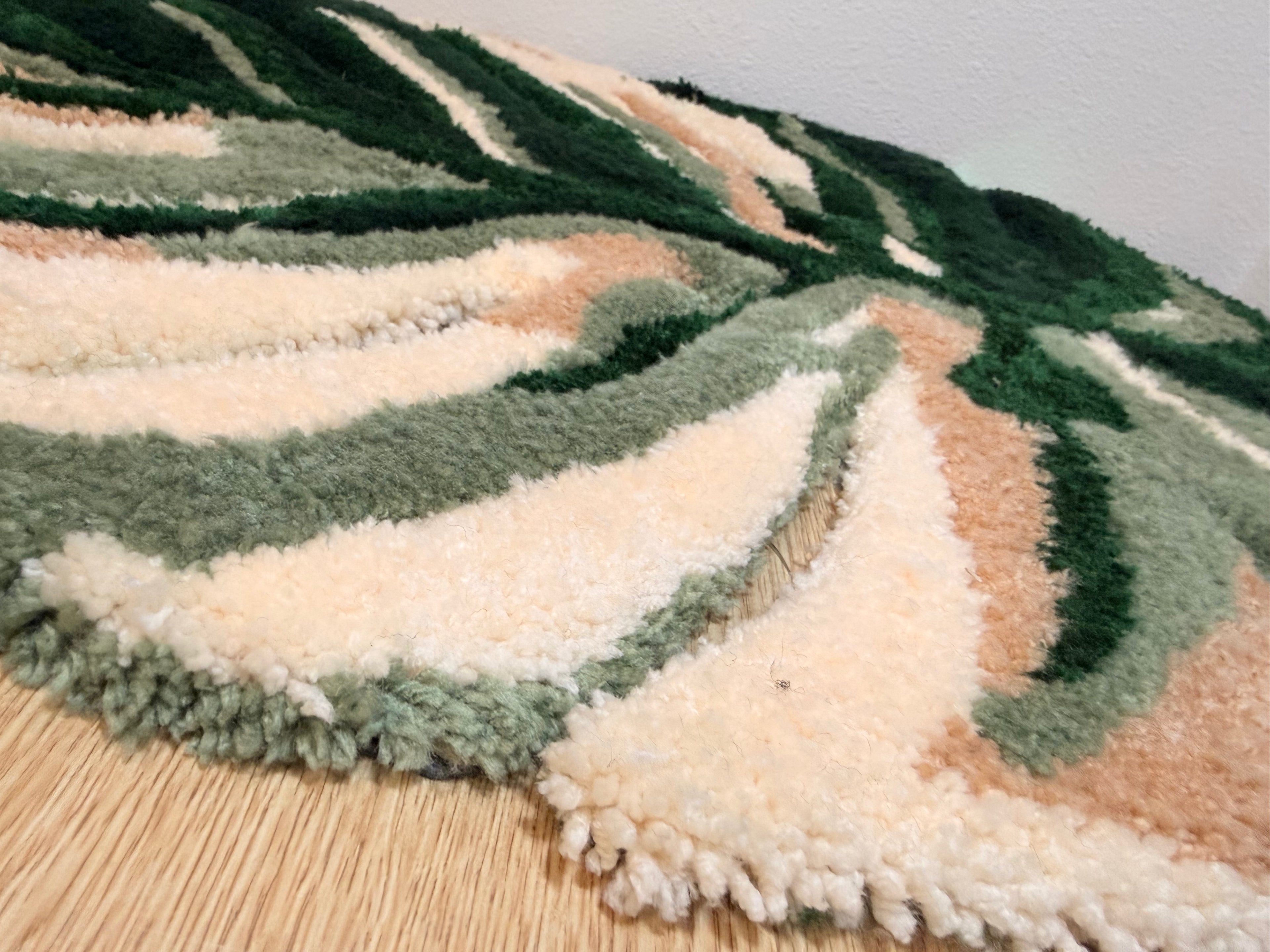 Monstera Leaf Tufted Rug – 29” x 24”